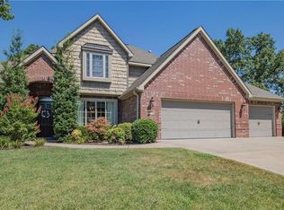 1600 NE Glade Ter, Bentonville, AR 72712