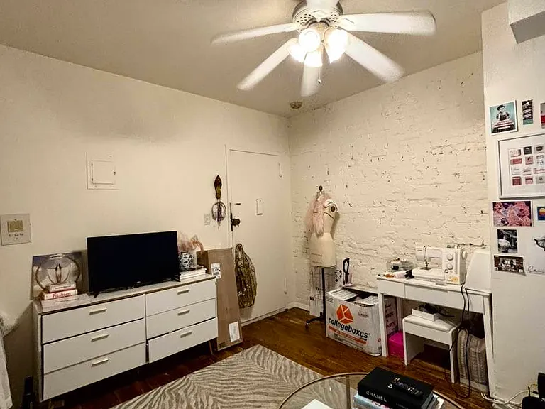 233 E 80th St #2C — Photo 1