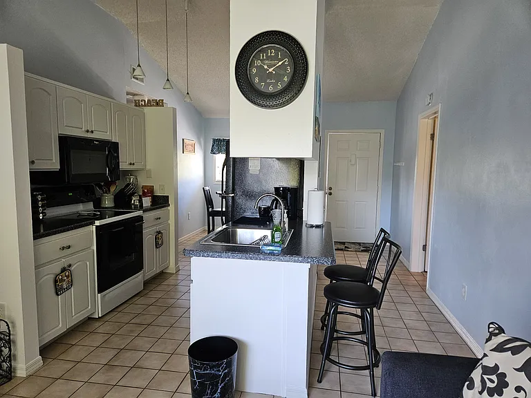 114 Beach Park Ln — Photo 7