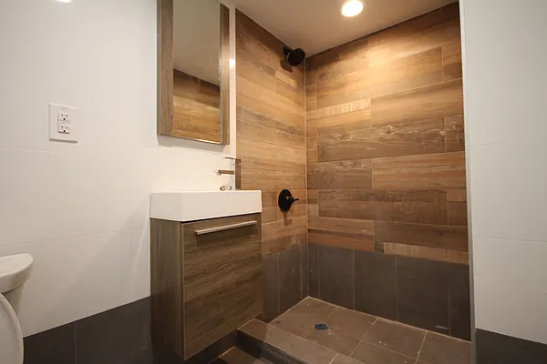 Rented by Nooklyn NYC LLC | media 41