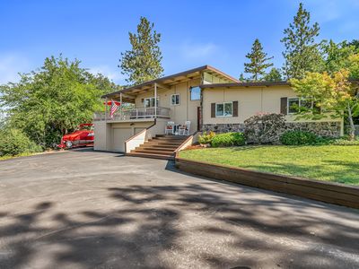 2064 Andover Way, Medford, OR, 97501