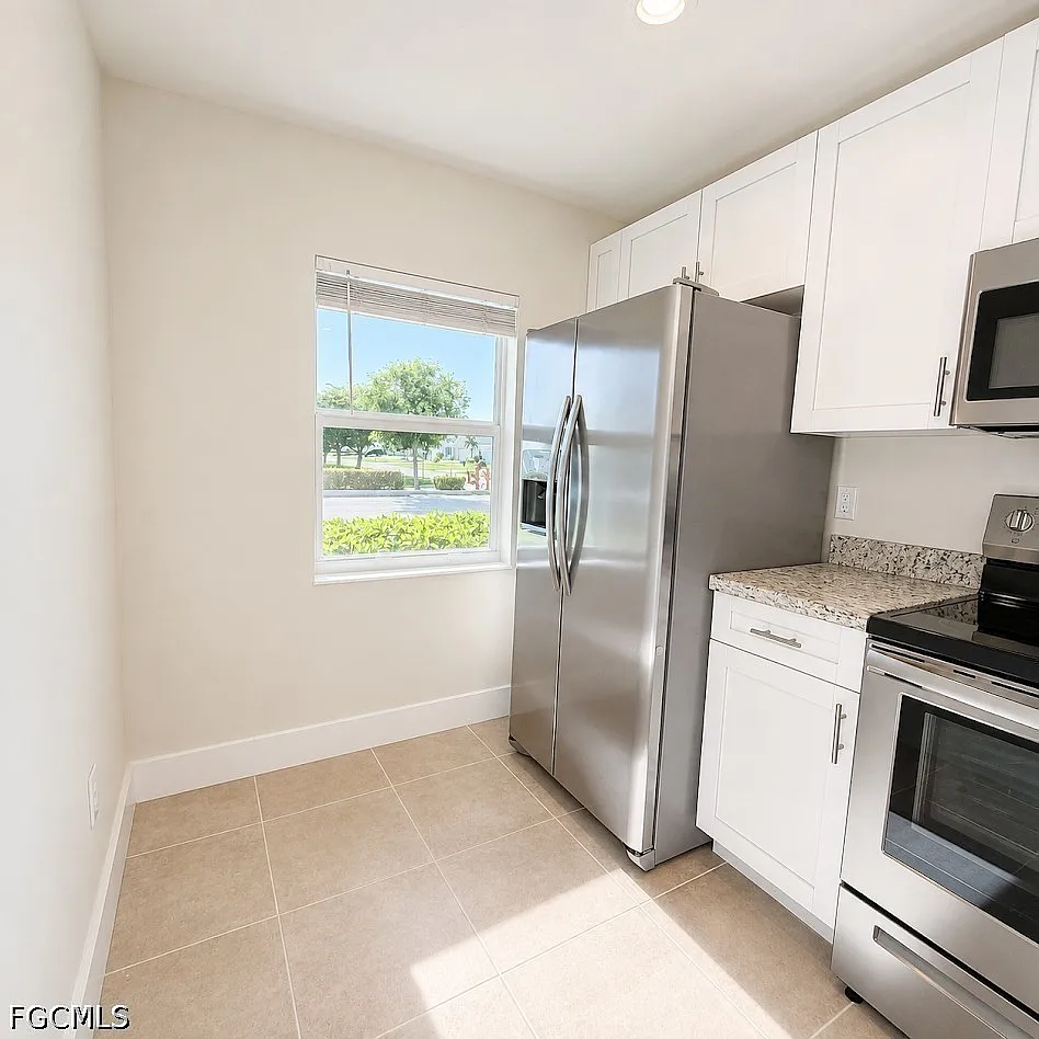2 bed, 2.0 bath, 971 sqft, $1,345 — Photo 3