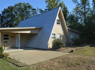 1205 Town Creek Rd, West Point, MS 39773