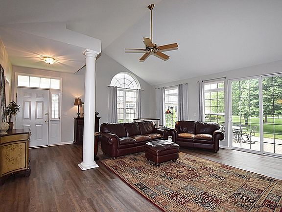 5th image of 4052 Pheasant Ct