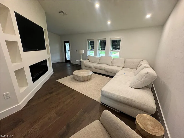 27500 Suffridge Dr — Photo 9