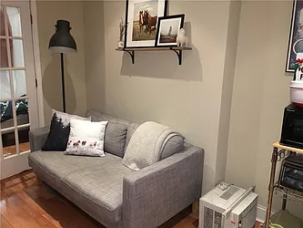 Rented by R New York