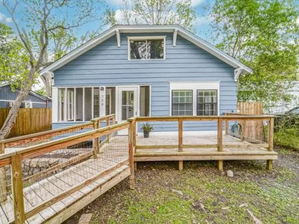 320 Louisiana Ave, Bacliff, TX 77518