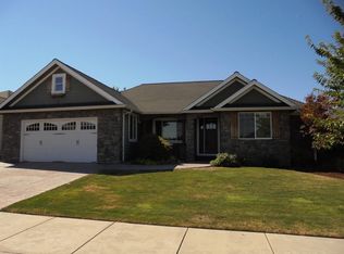 1024 Pumpkin Rdg, Eagle Point, OR 97524