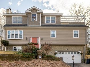 141 Grandview Ave, Lincoln, RI 02865