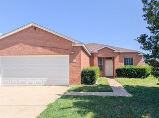 809 White Dove Dr, Arlington, TX 76017
