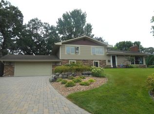 2259 Overlook Cir, Bloomington, MN 55431