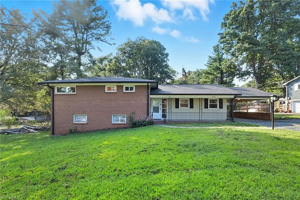 1 bed, 1.0 bath, $695 — Photo 1