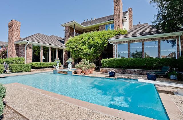 1st image of 4805 Pinehurst Dr