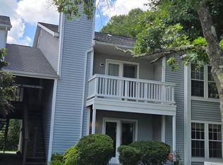74 Kenwood Dr, Sicklerville, NJ 08081