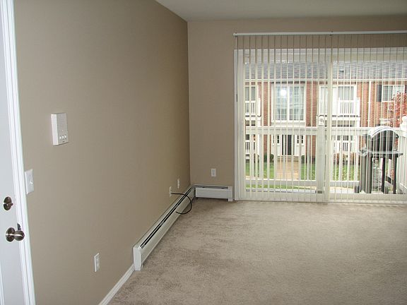 3rd image of 2440 Parmenter Blvd APT 207