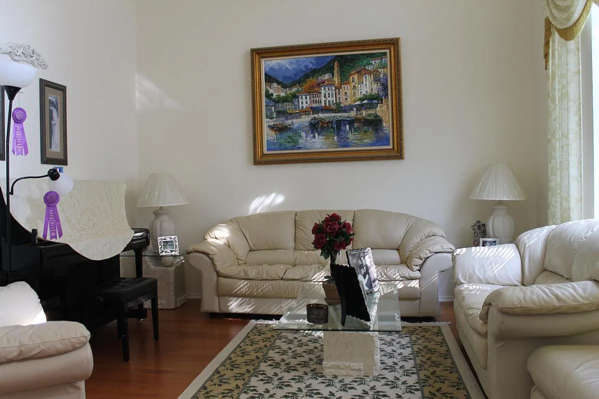 4 bed, 2.5 bath, 2621 sqft, $2,650 — Photo 2