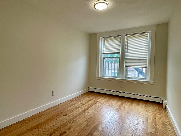 376 Washington St #1 — Photo 8