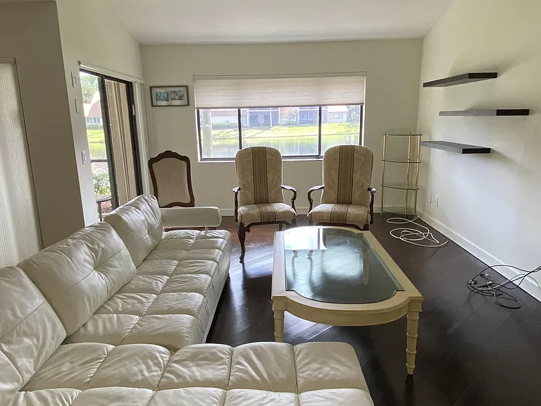 5621 Coach House Cir #D — Photo 14