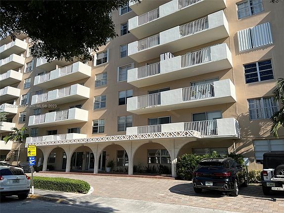 2nd image of 1455 N Treasure Dr APT 4P