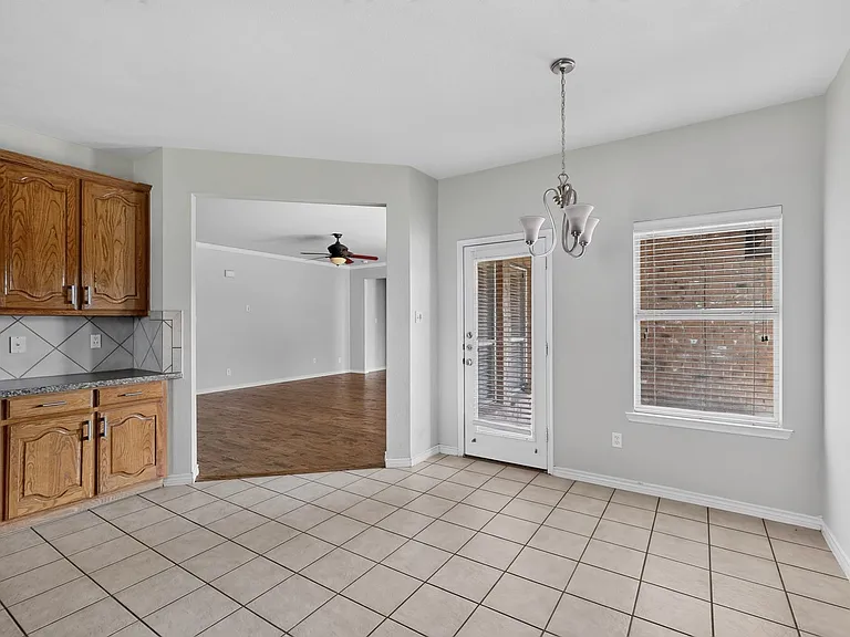 1236 Blue Brook Dr — Photo 18