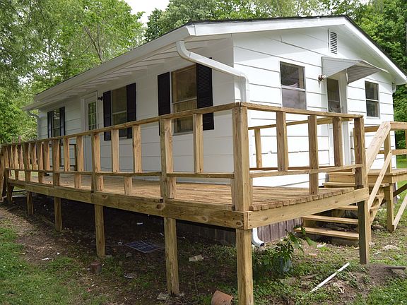 3rd image of 107 Coffey St