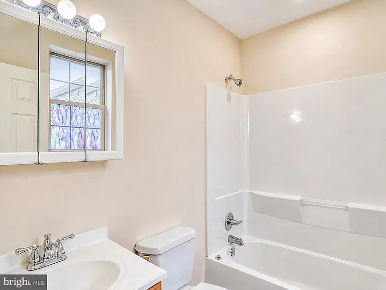 2542 W Girard Ave #2 — Photo 16