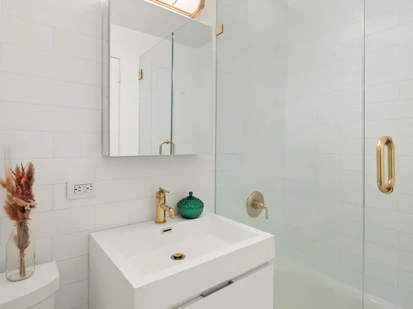 205 3rd Avenue image 2 of 6