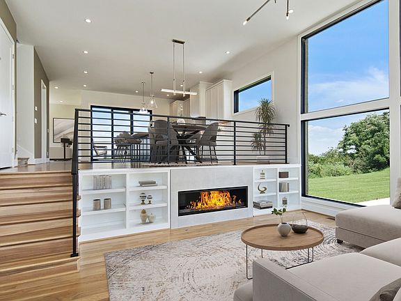 3rd image of 6012A Hill Cir