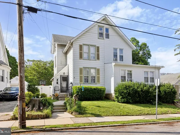 17 W Magnolia Ave, Aldan, PA 19018