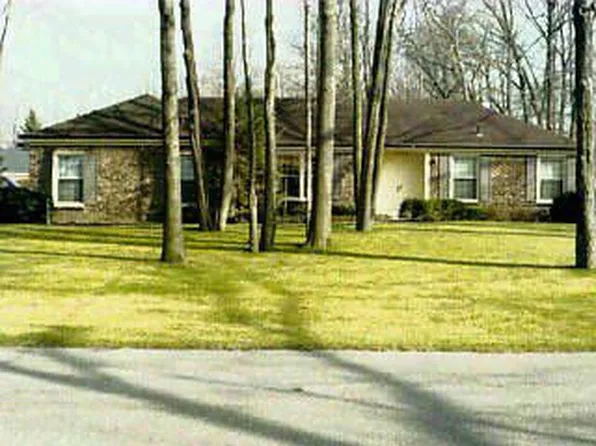1356 Pepperell Dr, Temperance, MI 48182