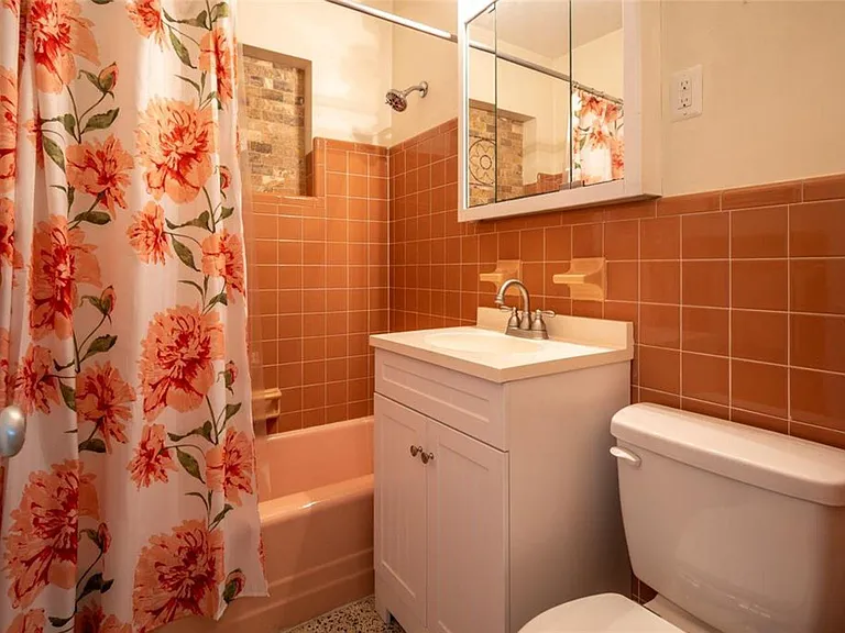 2nd Bathroom