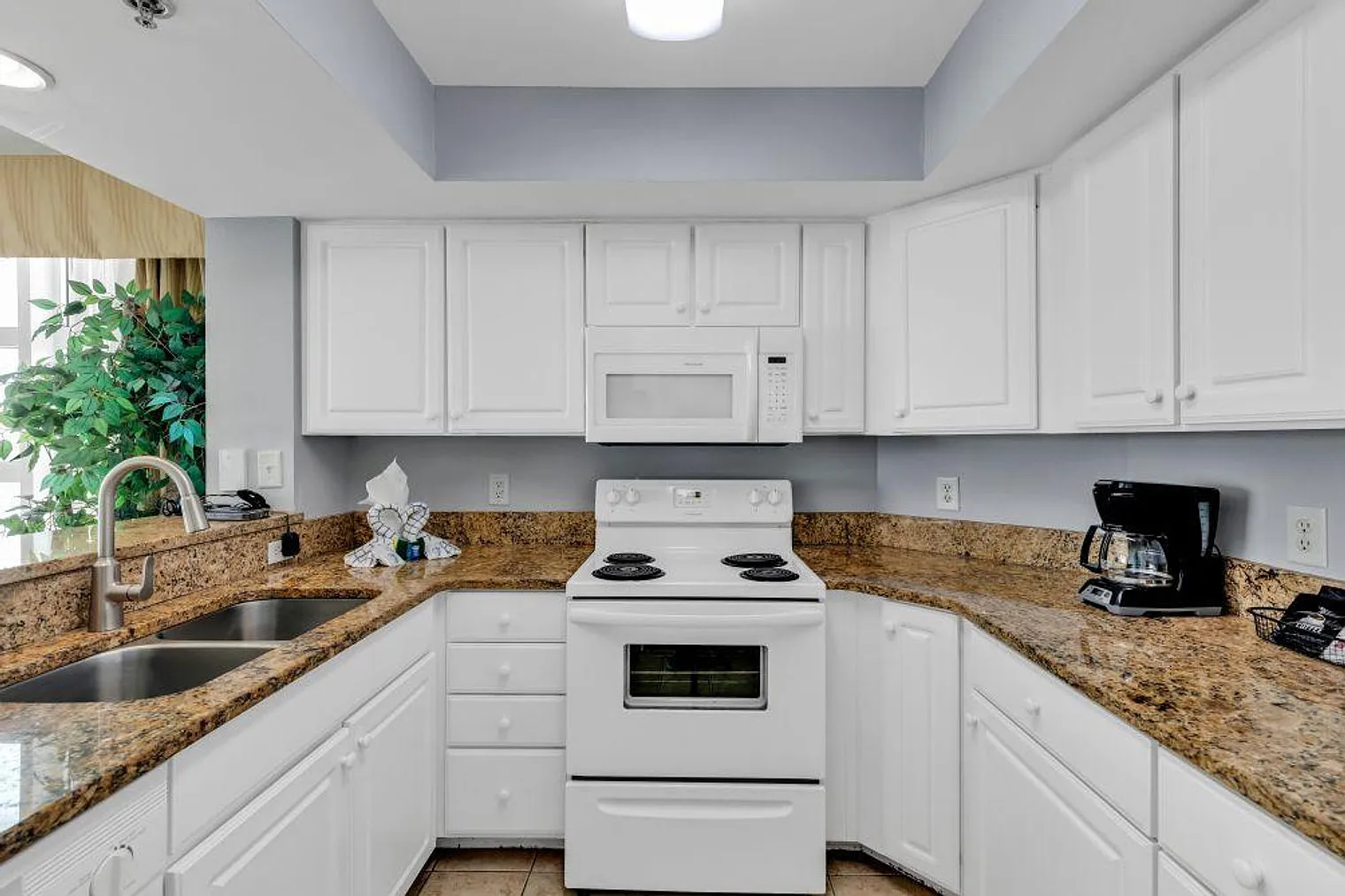 2 bed, 2.0 bath, 1140 sqft, $4,216 — Photo 4