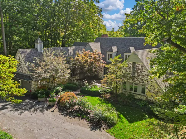 6047 Brokenhurst Rd, Indianapolis, IN 46220