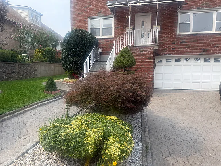 8 Greenwood Rd #1 — Photo 3