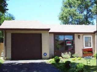 1090 Pheasant Run Ln, Aurora, IL 60504