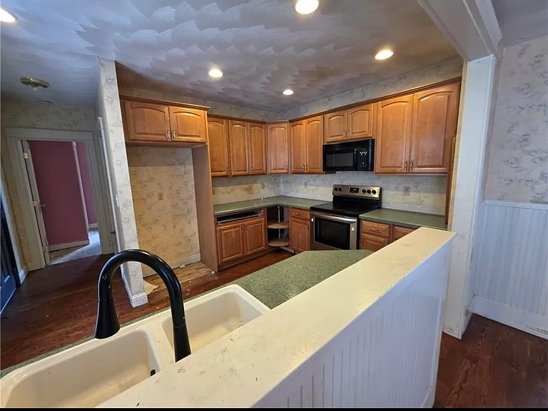 94 Huntington Ave — Photo 8
