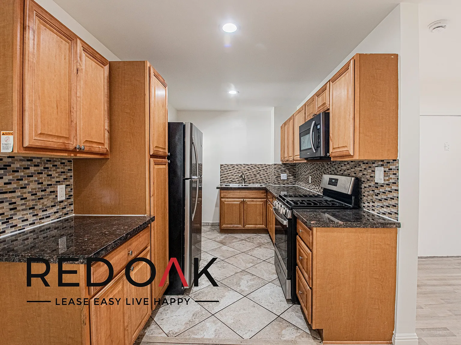 Sophisticated One Bedroom with Hardwood Style Floors, Eat-In Kitchen Space, and On-Site Laundry ~... — Photo 2