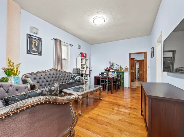 336 East 16th Street image 3 of 21