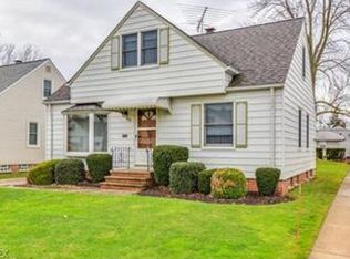 678 Pendley Rd, Willowick, OH 44095