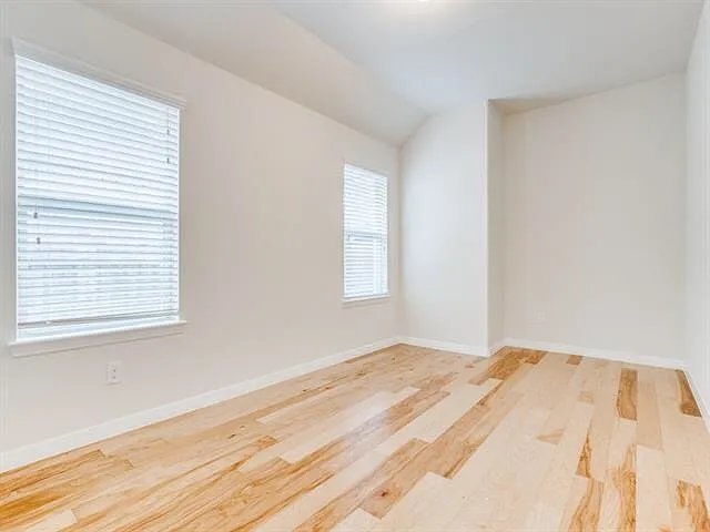 954 Pheasant Dr — Photo 20
