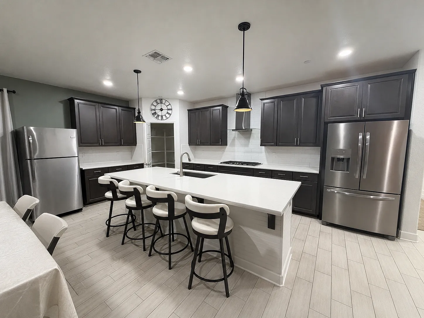 4 bed, 2134 sqft, $1,000 — Photo 3
