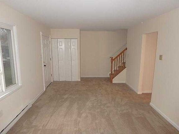 ENTRY & LIVING ROOM