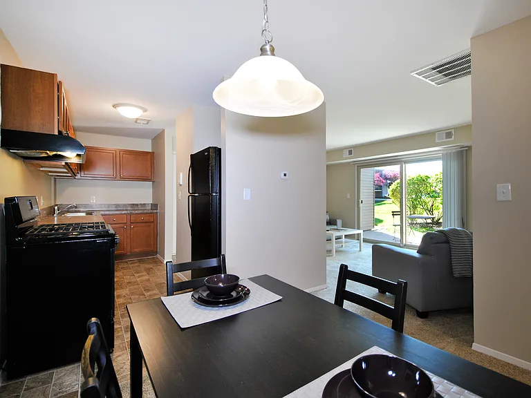 214 S Hewitt Rd — Photo 17