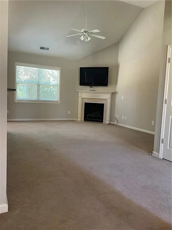 4 bed, 2.0 bath, 1835 sqft, $2,425 — Photo 3
