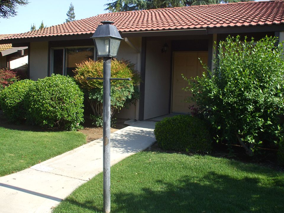 1st image of 4852 N Hulbert Ave #103