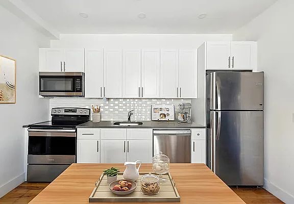 3rd image of 157 Wythe Ave APT 3B