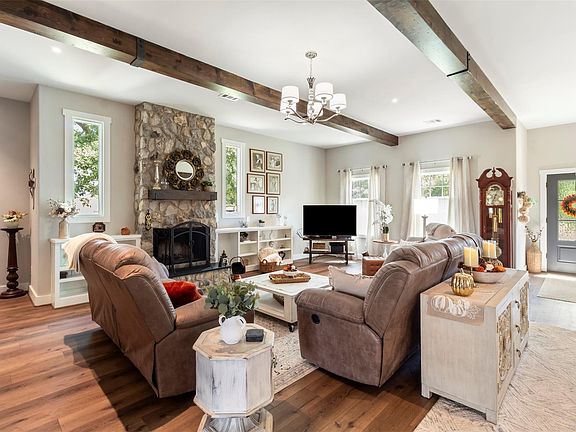 5th image of 174 Gilmore Rd