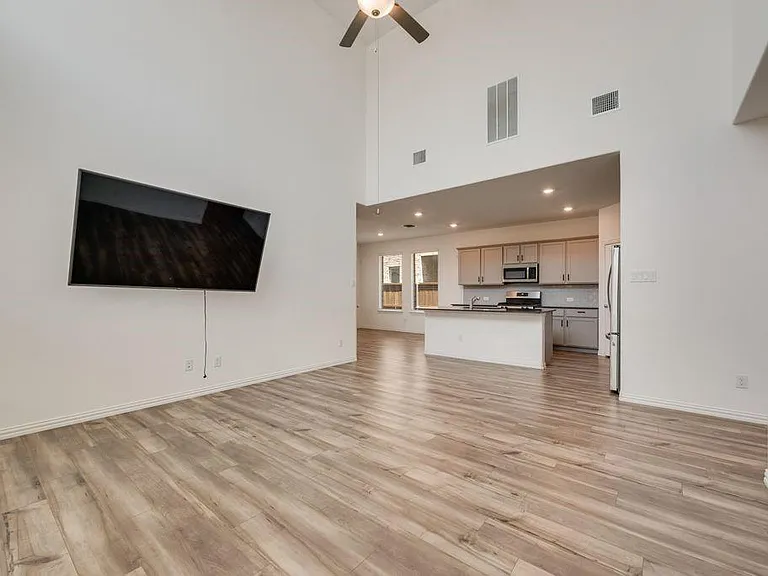 1309 Canuela Way — Photo 2