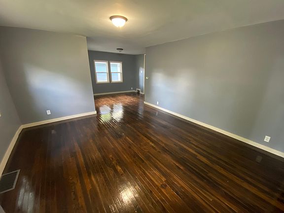 2nd image of 601 W Columbia St