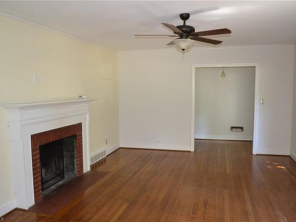 5th image of 3008 Edgewater Dr